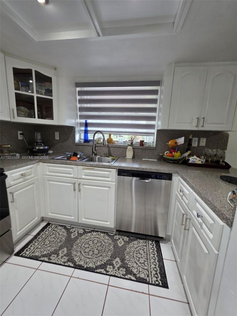 11173 NW 7th St , Unit 201-18, Miami, FL 33172 Photo