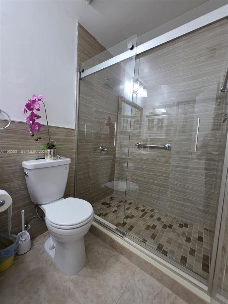 11173 NW 7th St , Unit 201-18, Miami, FL 33172 Photo