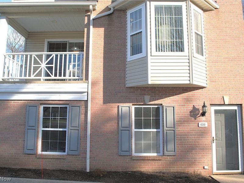 636 Tollis Parkway, Broadview Heights, OH 44147 Photo 3