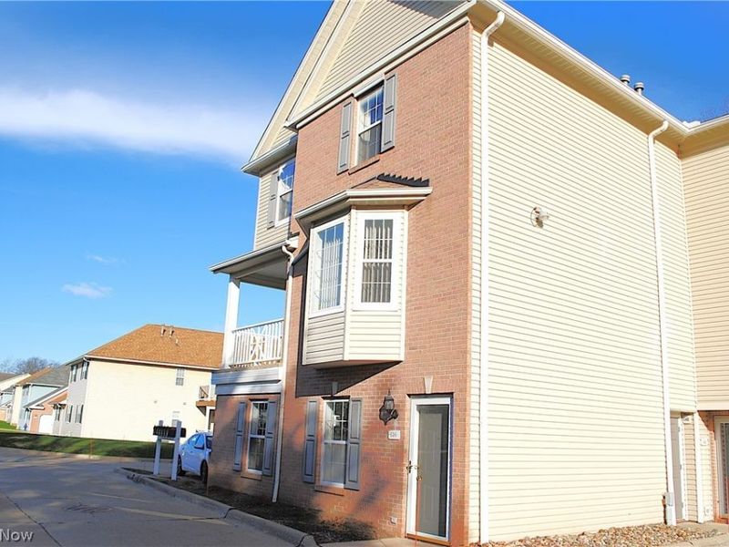 636 Tollis Parkway, Broadview Heights, OH 44147 Photo 4