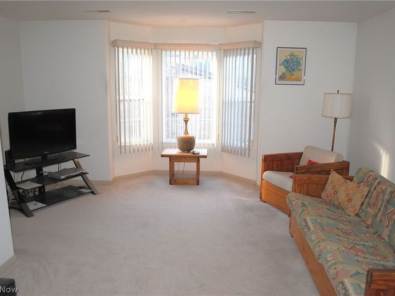 636 Tollis Parkway, Broadview Heights, OH 44147 Photo 6