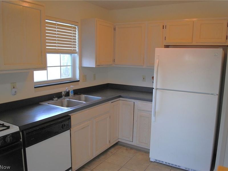 636 Tollis Parkway, Broadview Heights, OH 44147 Photo 9