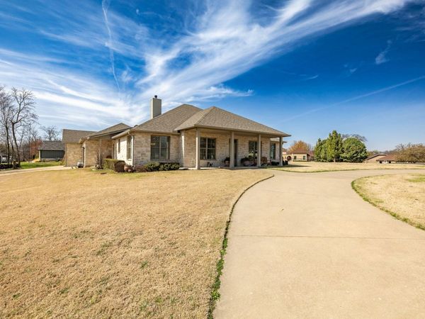 33389 S Coves Drive, Afton, OK 74331