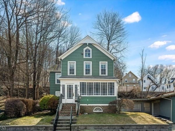 38 E Dickerson St, Dover, NJ 07801