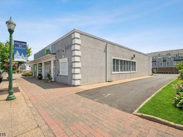 34 E Somerset St, Raritan, NJ 08869