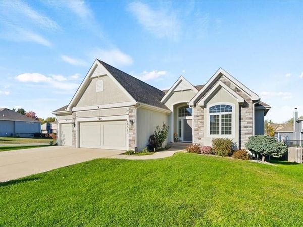 19372 W 210TH Street, Spring Hill, KS 66083