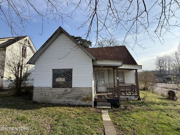 302 Byrd Ave Ave, Harriman, TN 37748