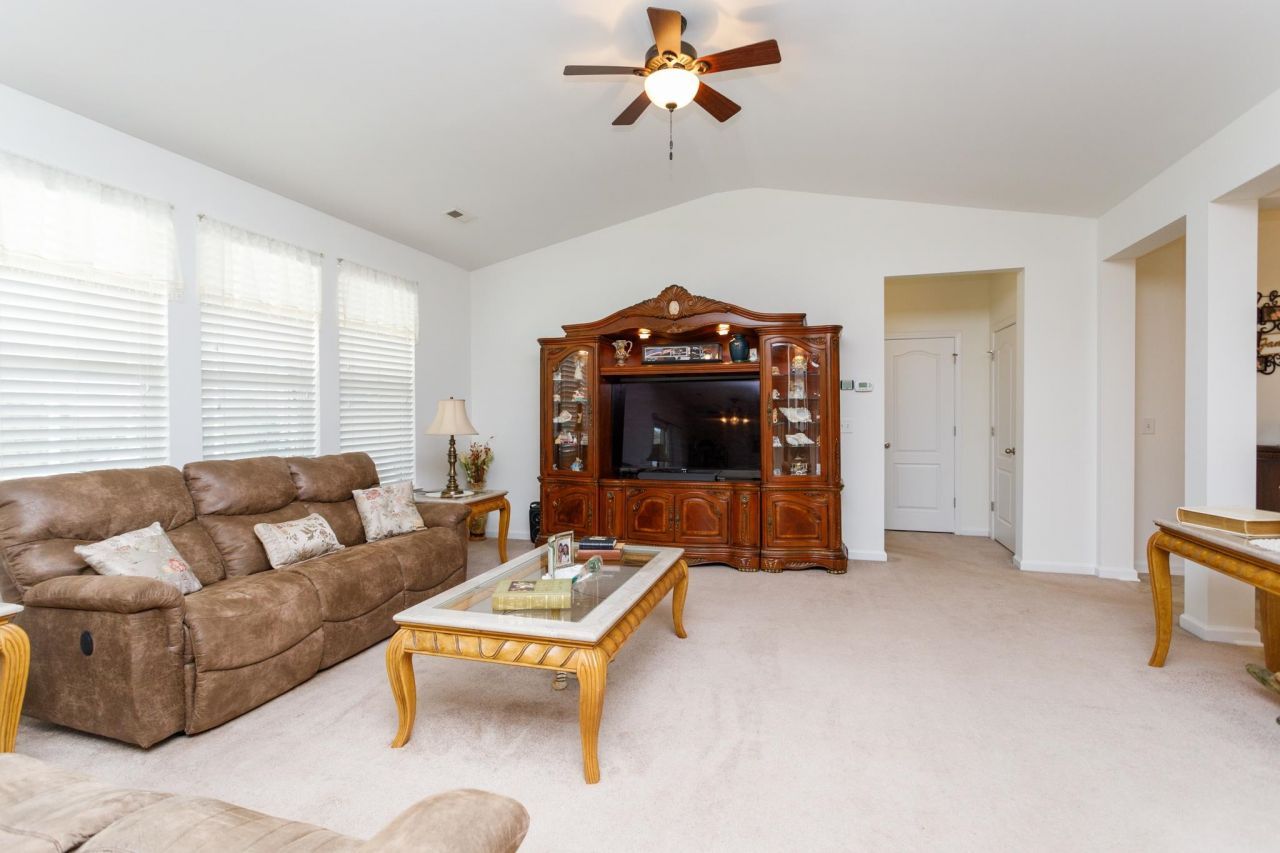 316 Lochmoore Loop Photo 15