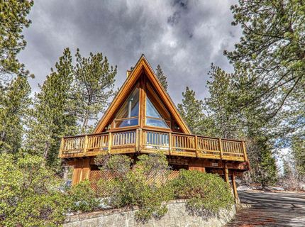 10211 Thomas Drive, Truckee, CA 96161 Photo