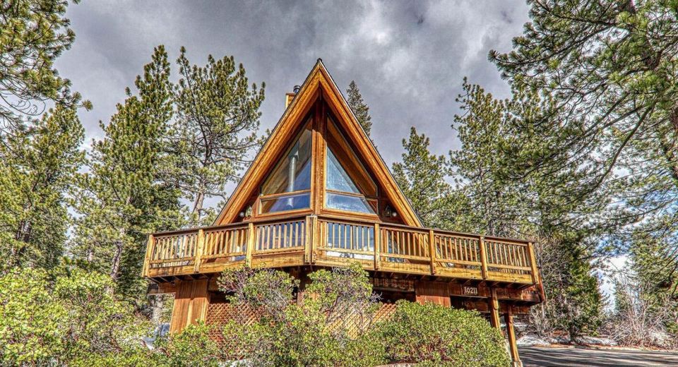 10211 Thomas Drive, Truckee, CA 96161 Photo