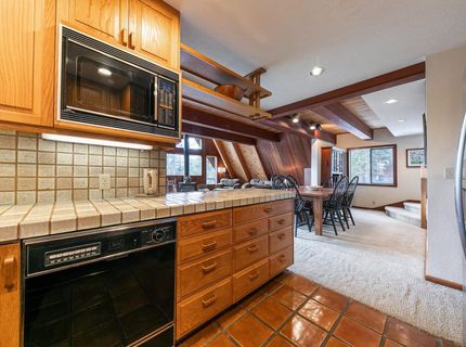 10211 Thomas Drive, Truckee, CA 96161 Photo