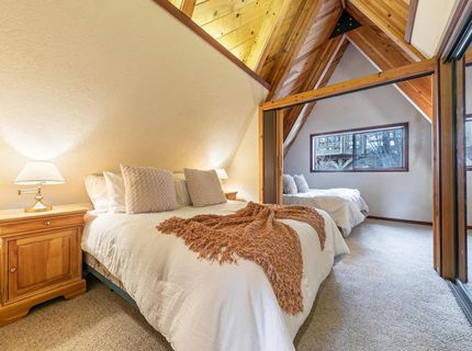 10211 Thomas Drive, Truckee, CA 96161 Photo