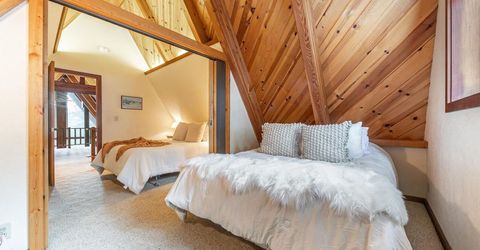 10211 Thomas Drive, Truckee, CA 96161 Photo