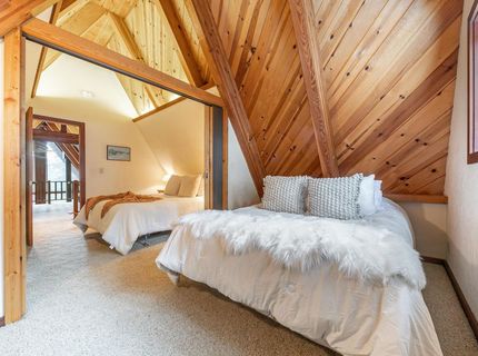 10211 Thomas Drive, Truckee, CA 96161 Photo