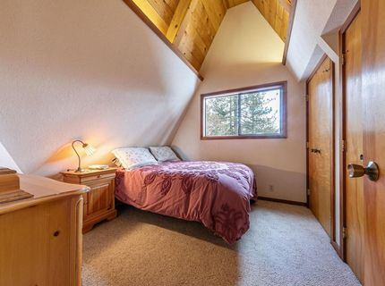 10211 Thomas Drive, Truckee, CA 96161 Photo