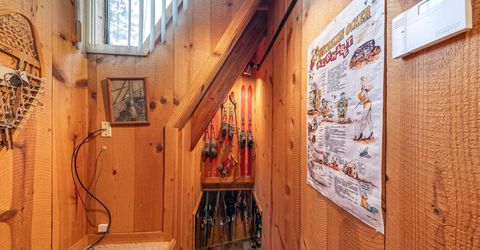 10211 Thomas Drive, Truckee, CA 96161 Photo