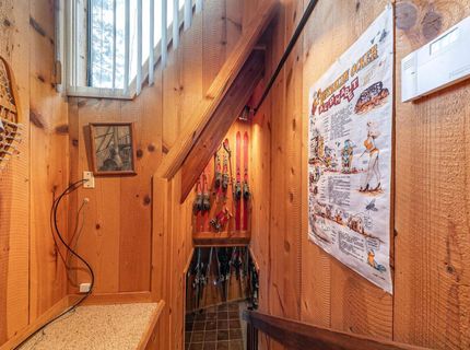 10211 Thomas Drive, Truckee, CA 96161 Photo