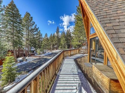 10211 Thomas Drive, Truckee, CA 96161 Photo
