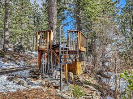 10211 Thomas Drive, Truckee, CA 96161 Photo