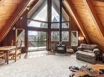 10211 Thomas Drive, Truckee, CA 96161 Photo