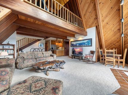 10211 Thomas Drive, Truckee, CA 96161 Photo