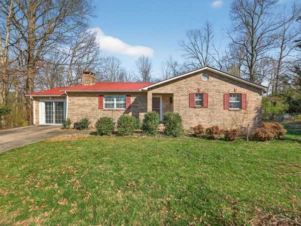9217 Hondo Dr, Crossville, TN 38572