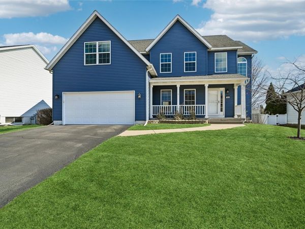 7822 Foxfield Drive NE, Cedar Rapids, IA 52402