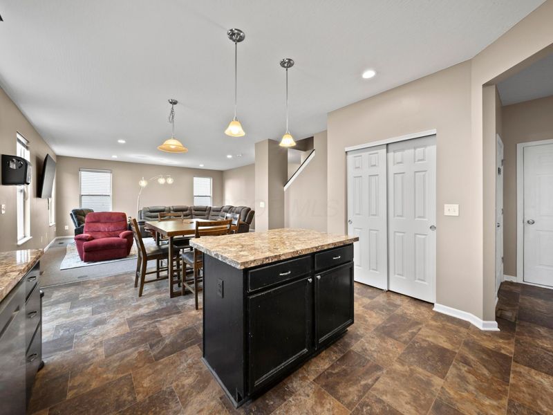 5690 Queen Victoria Street, Groveport, OH 43125 Photo 13