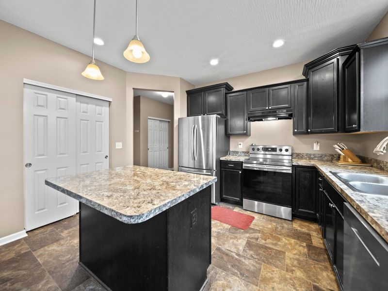 5690 Queen Victoria Street, Groveport, OH 43125 Photo 14