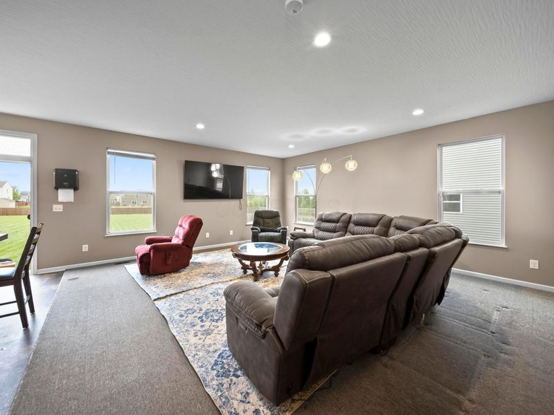 5690 Queen Victoria Street, Groveport, OH 43125 Photo 22