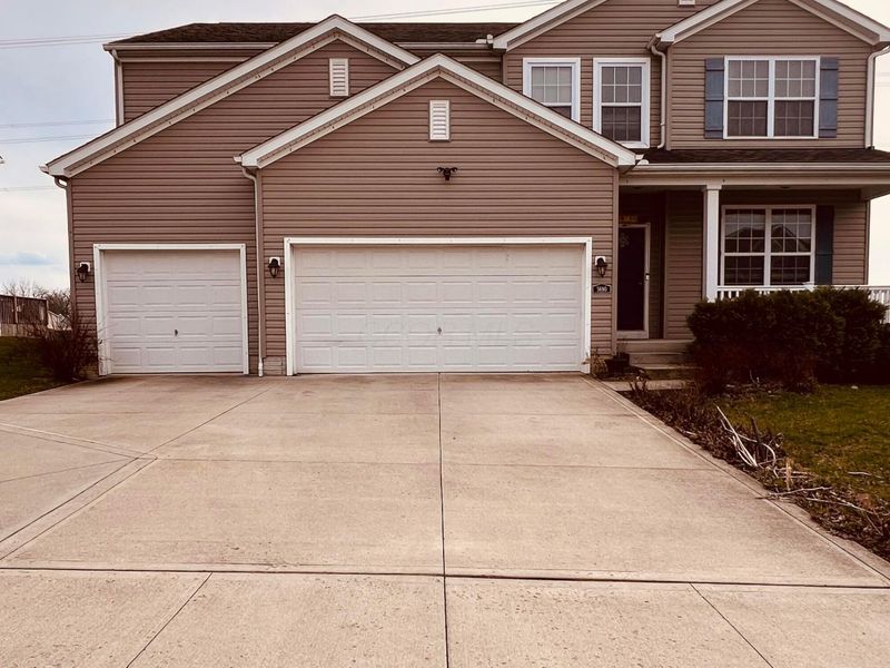 5690 Queen Victoria Street , Groveport, OH 43125 Photo 3