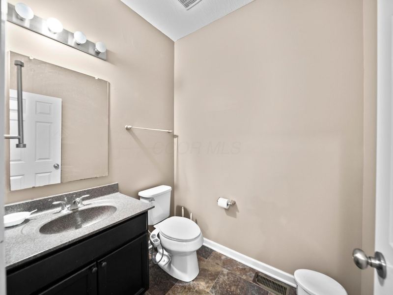 5690 Queen Victoria Street, Groveport, OH 43125 Photo 33