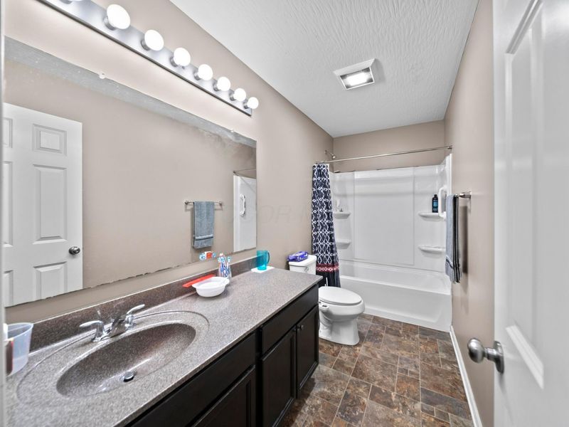 5690 Queen Victoria Street, Groveport, OH 43125 Photo 46