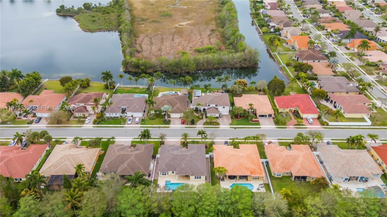 18801 SW 7th St, Pembroke Pines, FL 33029 Photo