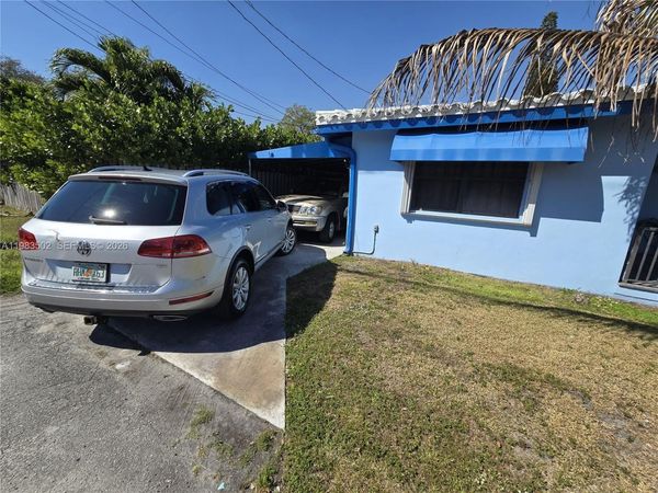 704 SW 2nd Ave , Dania Beach, FL 33004