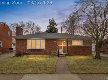 22500 Barton Street, St. Clair Shores, MI 48081