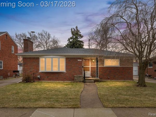 22500 Barton Street, St. Clair Shores, MI 48081