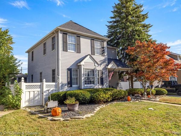 250 Chestnut Street, Wyandotte, MI 48192