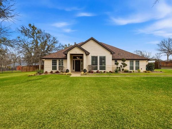 312 Lakeside Oaks Circle , Lakeside, TX 76135
