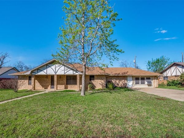 508 S Pedigo Street, Pilot Point, TX 76258