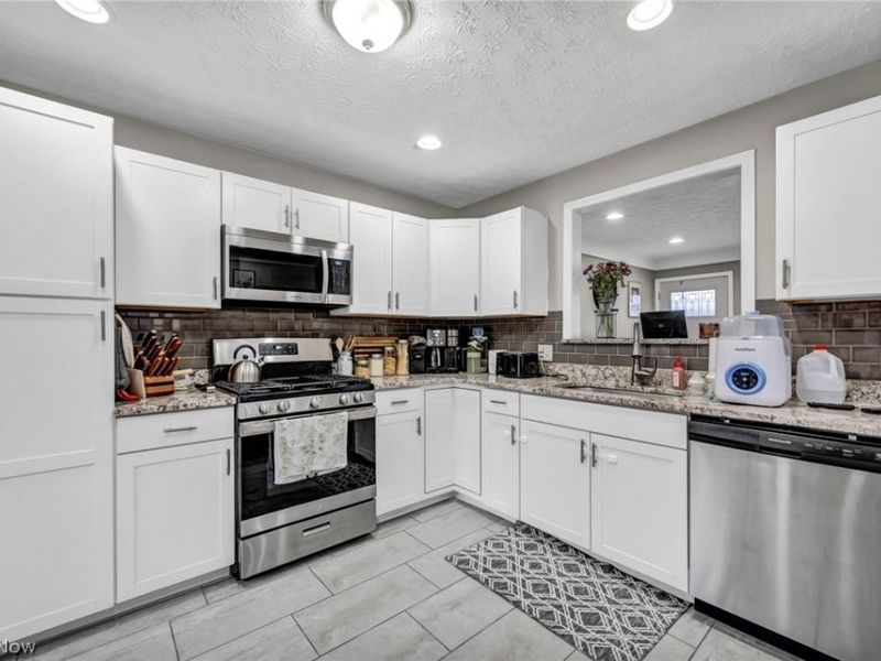 11511 Blossom Avenue, Parma Heights, OH 44130 Photo 17