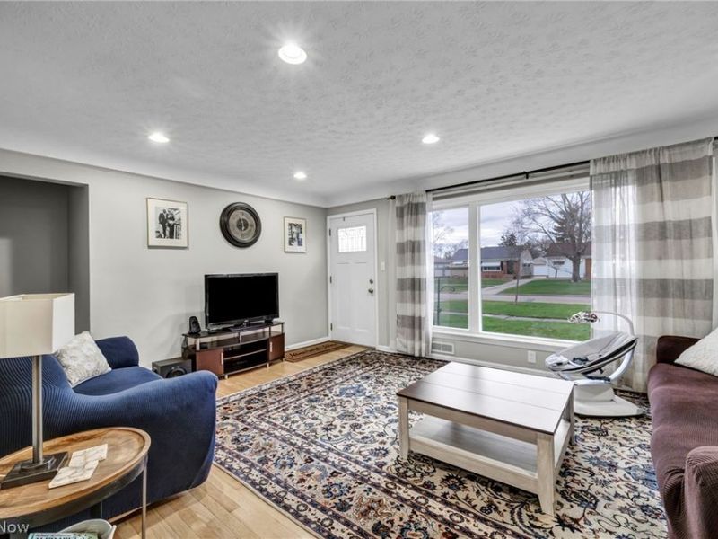 11511 Blossom Avenue, Parma Heights, OH 44130 Photo 3