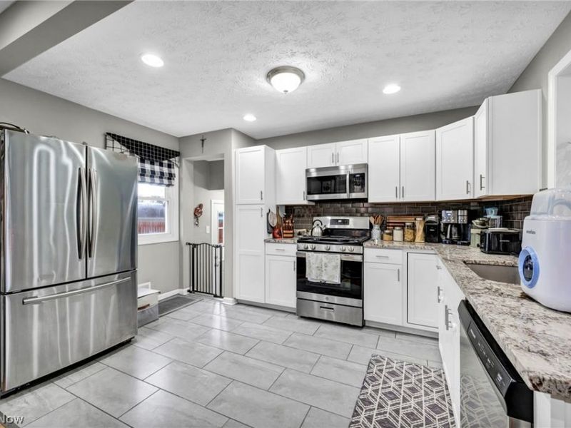 11511 Blossom Avenue, Parma Heights, OH 44130 Photo 4