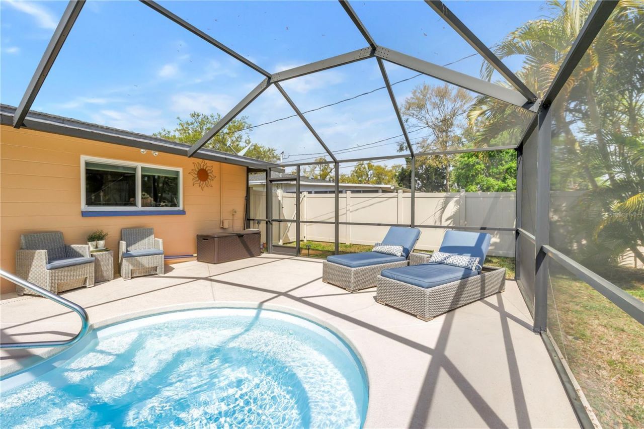 6800 17th Street S, Saint Petersburg, FL 33712 Photo