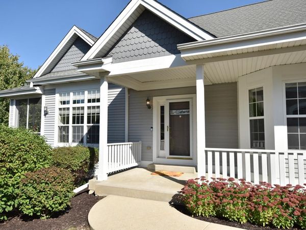 N59W17764 Meadow COURT, Menomonee Falls, WI 53051