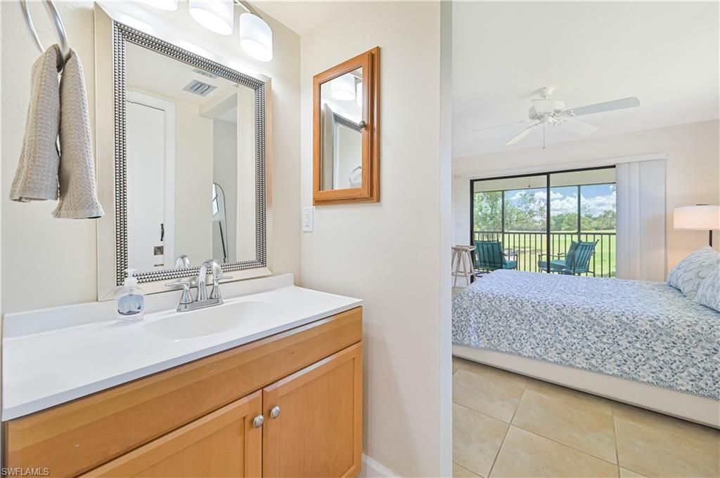 5530 Trailwinds Dr, Unit 726, Fort Myers, FL 33907 Photo