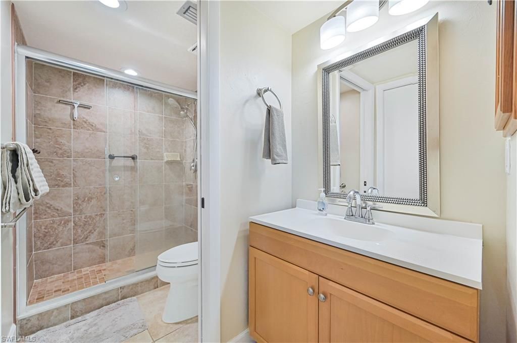 5530 Trailwinds Dr, Unit 726, Fort Myers, FL 33907 Photo