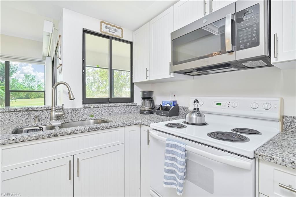 5530 Trailwinds Dr, Unit 726, Fort Myers, FL 33907 Photo