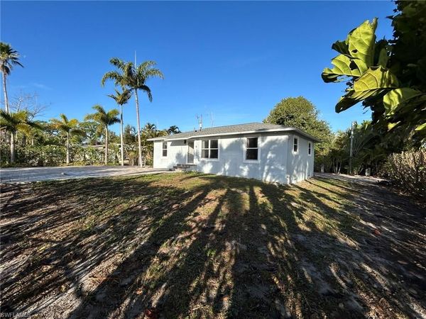 7072 Sundiet BLVD, BOKEELIA, FL 33922