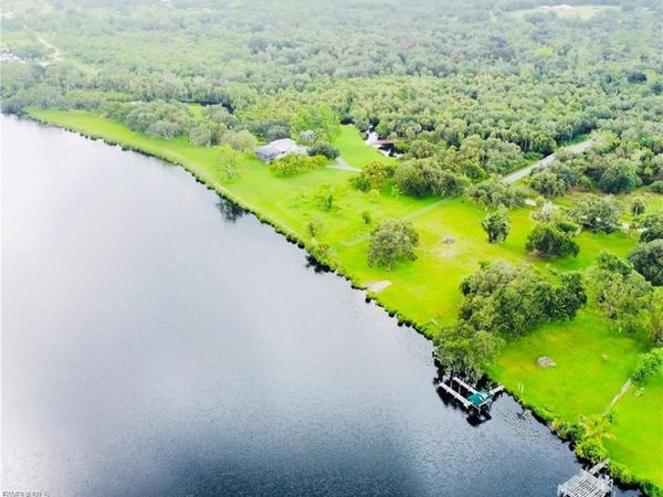 20020 Cypress Creek RD, ALVA, FL 33920